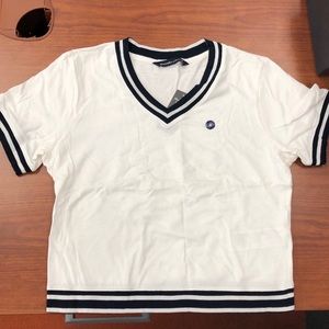 NWT White Abercrombie & Fitch vneck navy blue trim